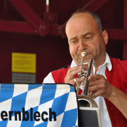 Thomas Elbs:
ein fantastisches Blechbläser-Duo mit Trompete, Tuba und Alphorn
... und hier kommen Sie direkt zu meiner Präsentation.